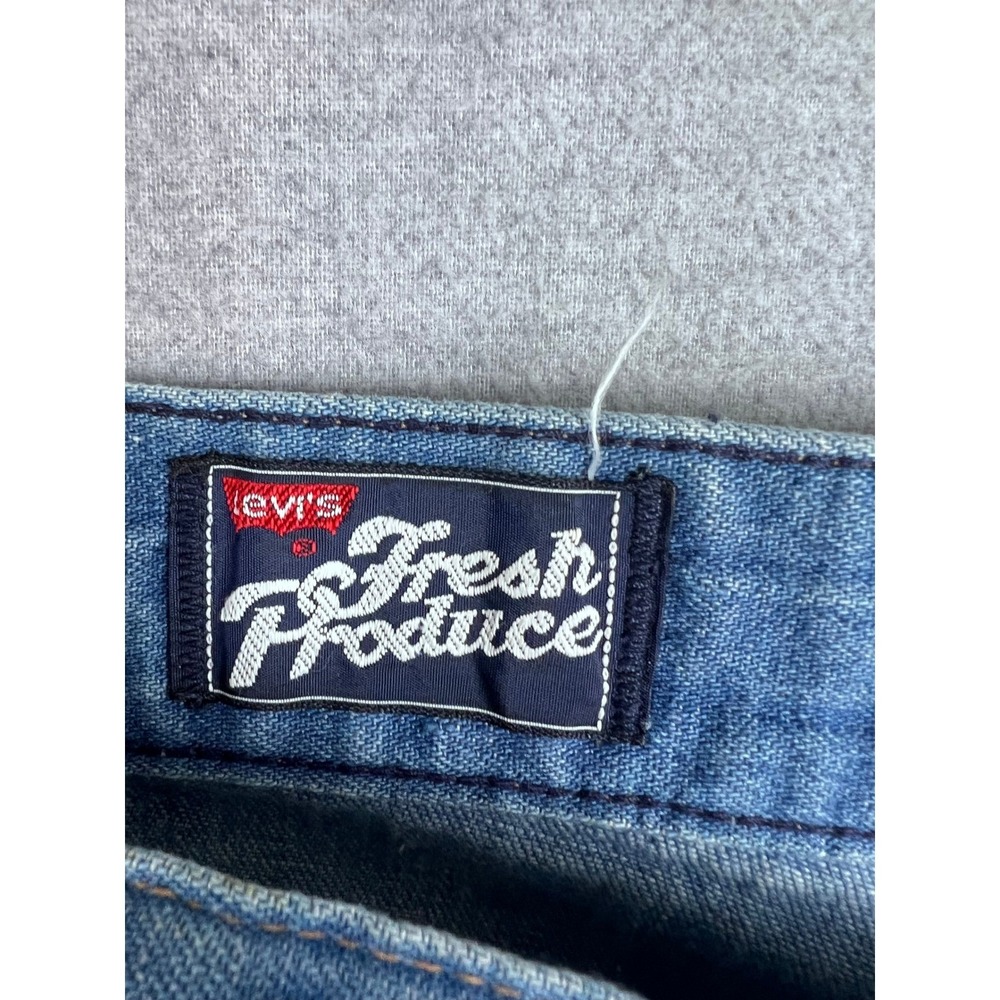 Vintage Levis Fresh Produce Wide Leg Flare Jeans Peace Sign‎ Graphic Blue 30x33 - Picture 3 of 8
